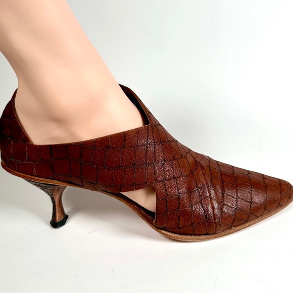 Cydwoq Vintage Kitten Heel Ankle Boots - Picture 3 of 13